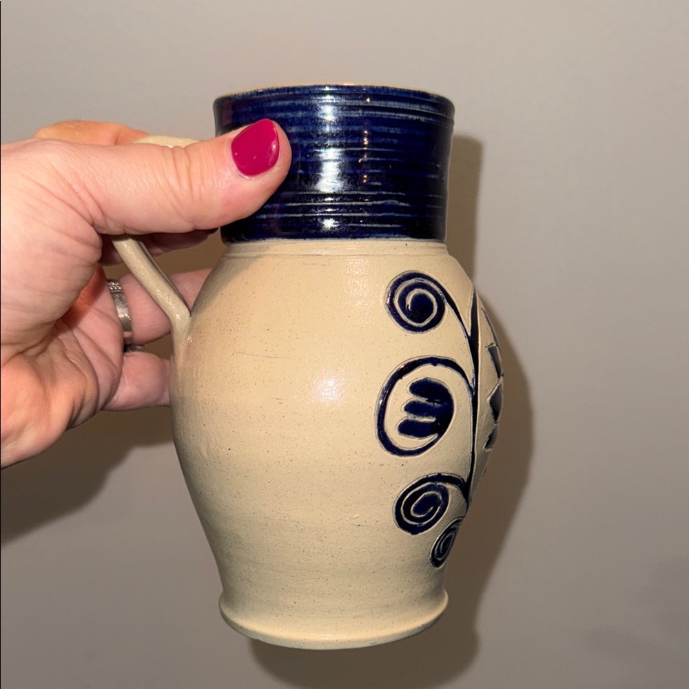 Handcrafted Williamsburg Pottery Jug w/  Handle - Grey and Cobalt Navy Glaze - Picture 8 of 11